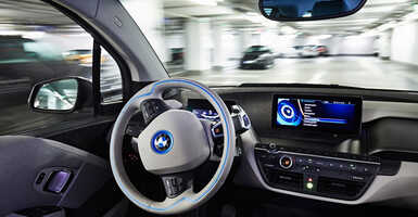 Ilyen lesz az önvezető BMW! 